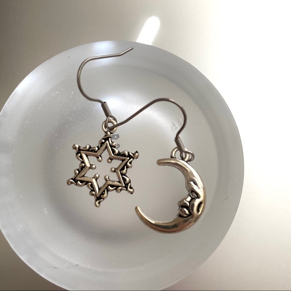 Earrings - Picture 14 of 16